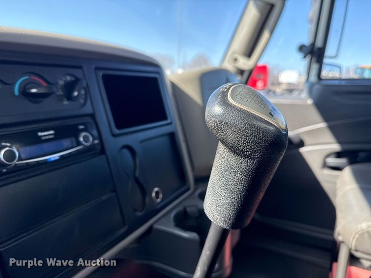 image for item EG2625 2015 International 4300 water truck