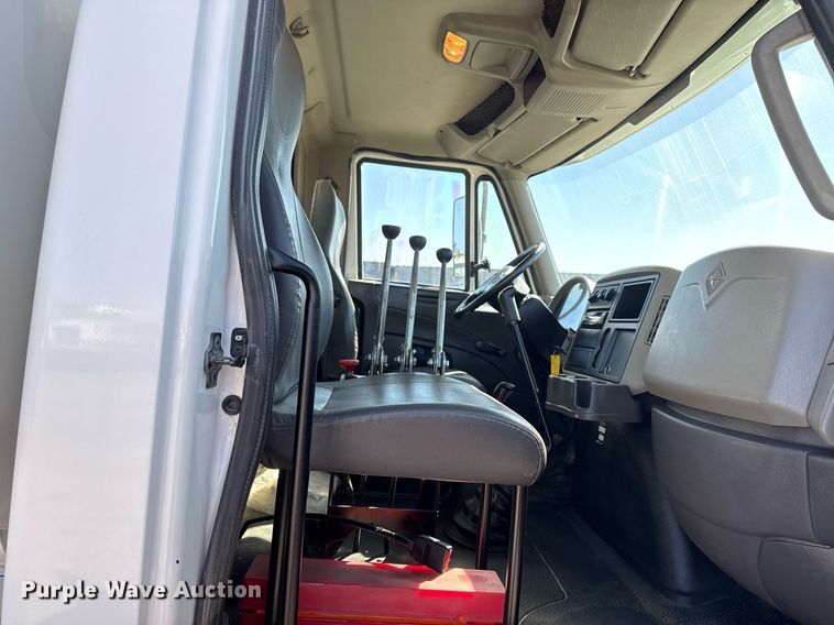 image for item EG2625 2015 International 4300 water truck