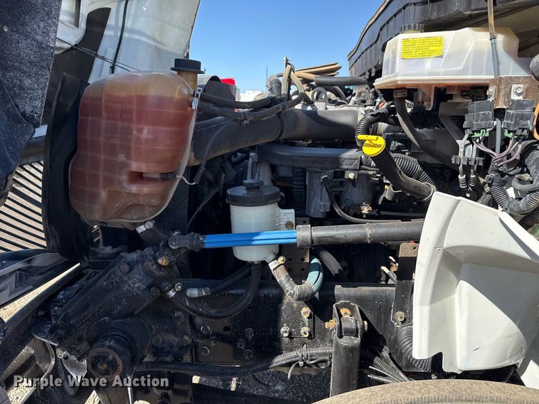 image for item EG2625 2015 International 4300 water truck