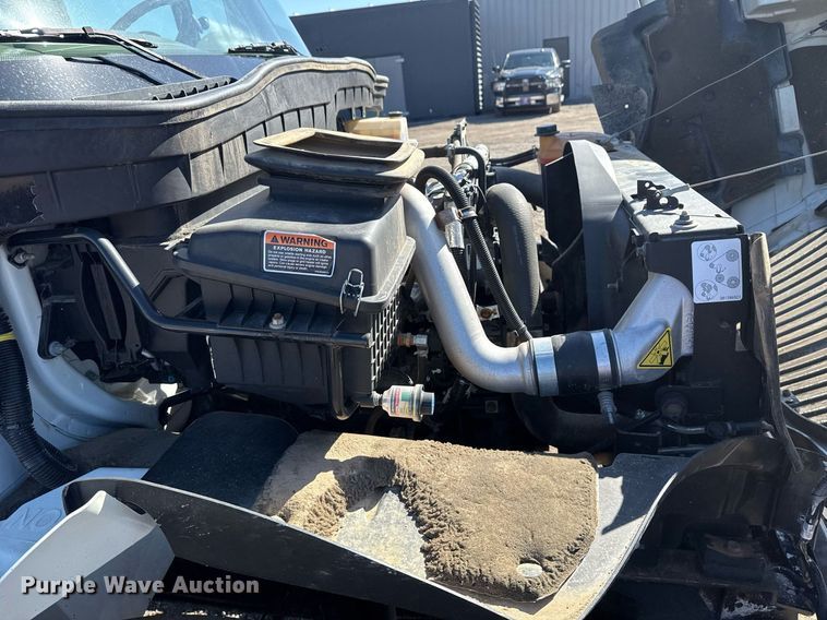 image for item EG2625 2015 International 4300 water truck