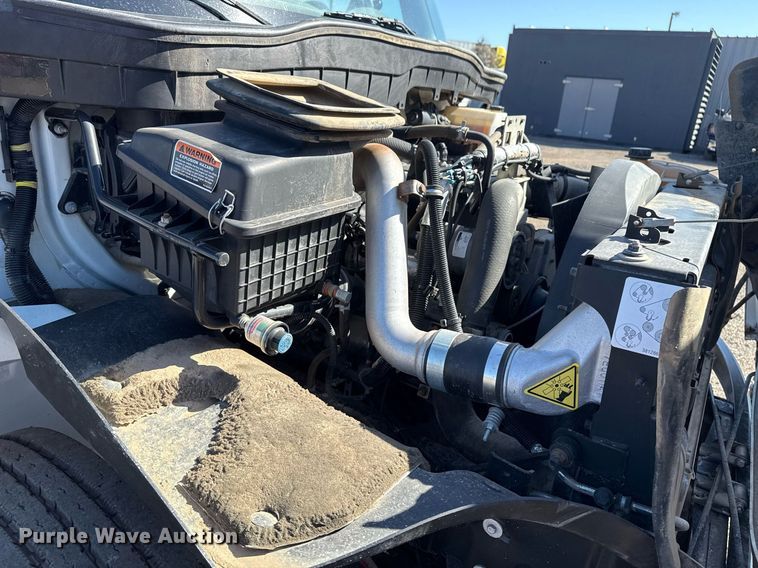 image for item EG2625 2015 International 4300 water truck