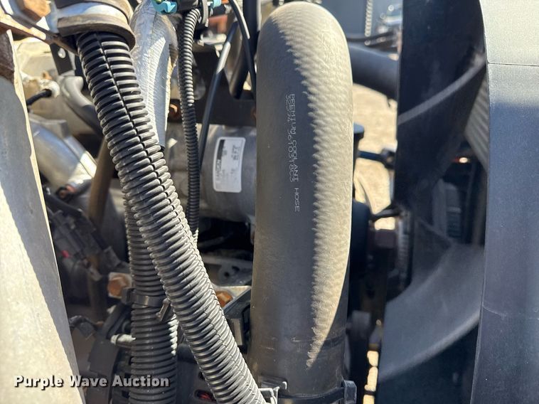 image for item EG2625 2015 International 4300 water truck