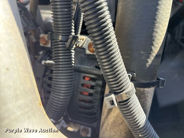 image for item EG2625 2015 International 4300 water truck