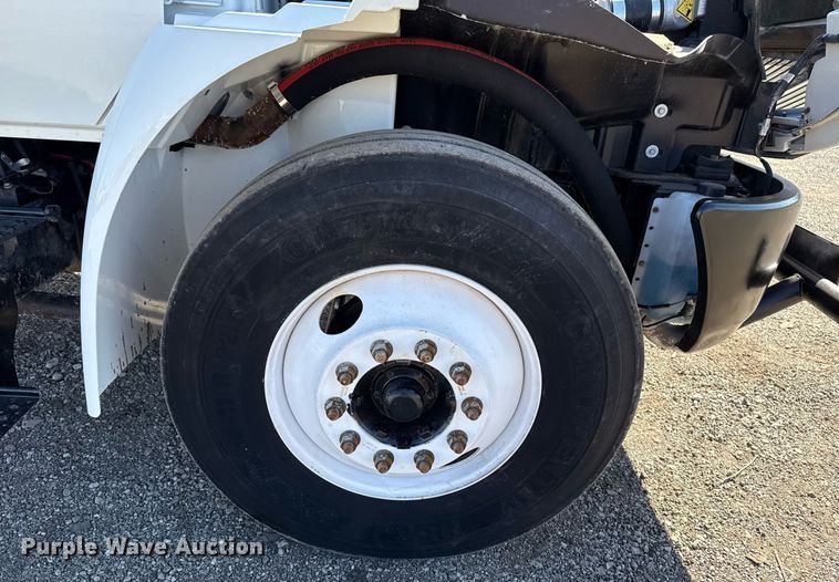 image for item EG2625 2015 International 4300 water truck