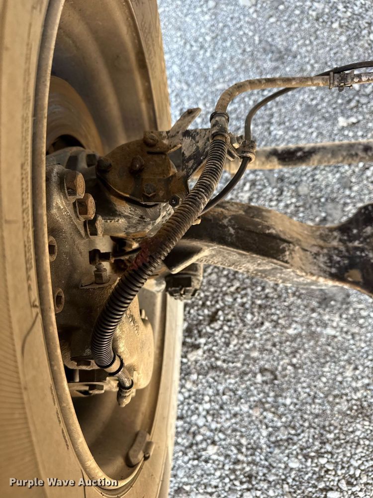 image for item EG2625 2015 International 4300 water truck