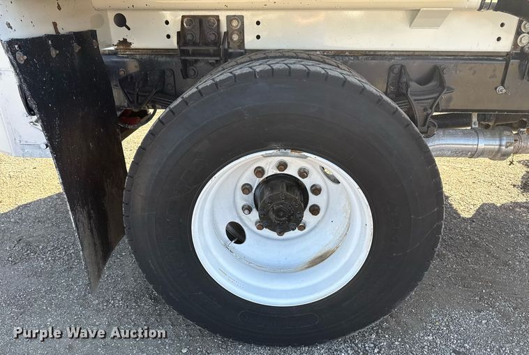 image for item EG2625 2015 International 4300 water truck