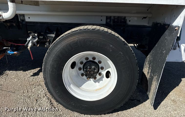 image for item EG2625 2015 International 4300 water truck