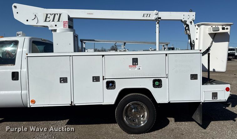 image for item EG2626 2012 Ford F450 Super Duty bucket truck