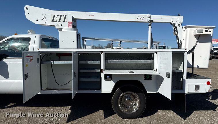 image for item EG2626 2012 Ford F450 Super Duty bucket truck