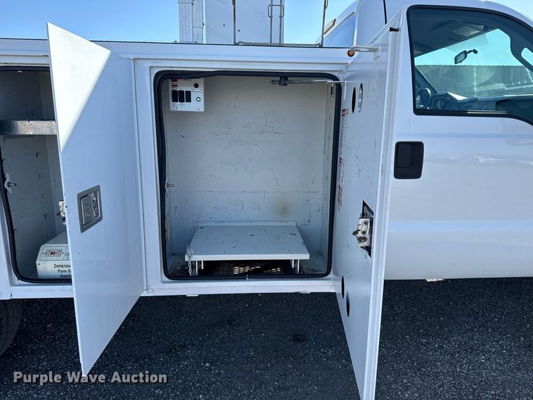 image for item EG2626 2012 Ford F450 Super Duty bucket truck