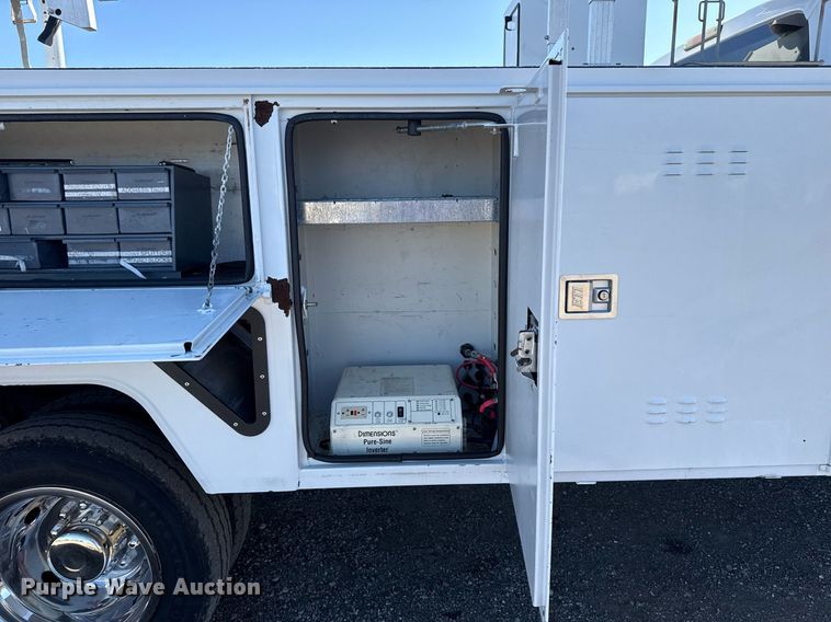 image for item EG2626 2012 Ford F450 Super Duty bucket truck