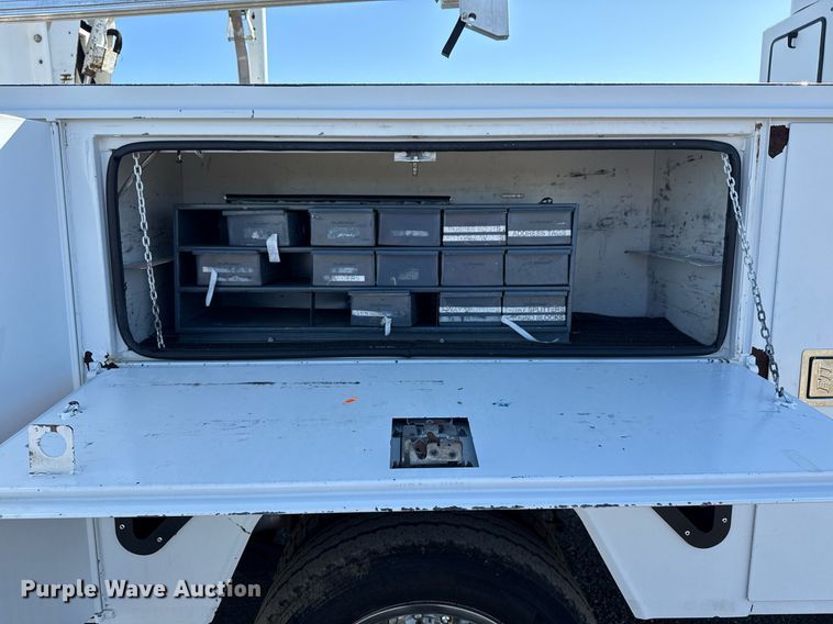 image for item EG2626 2012 Ford F450 Super Duty bucket truck