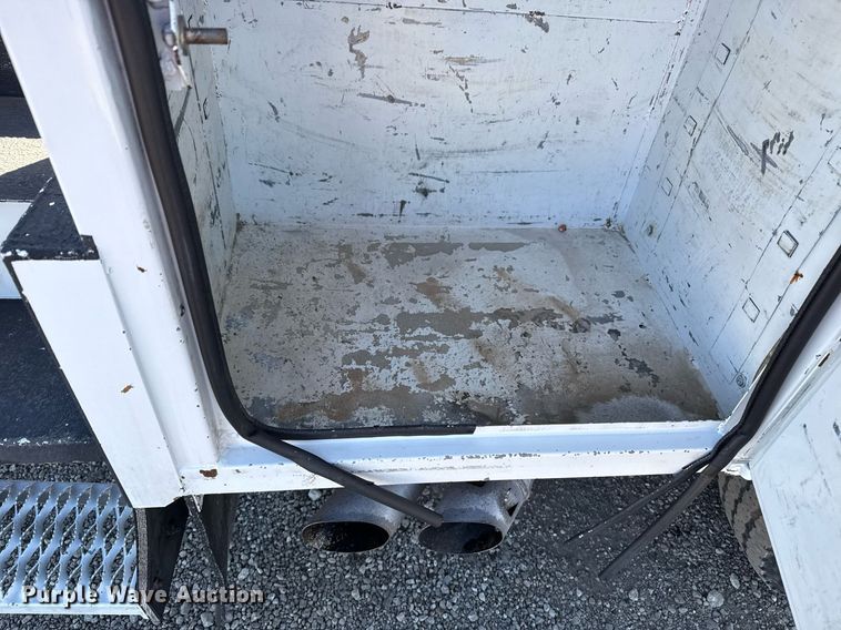 image for item EG2626 2012 Ford F450 Super Duty bucket truck