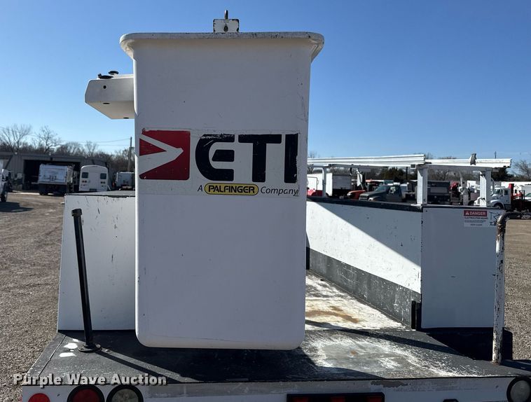 image for item EG2626 2012 Ford F450 Super Duty bucket truck