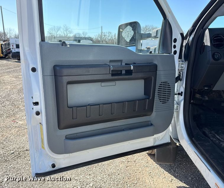 image for item EG2626 2012 Ford F450 Super Duty bucket truck