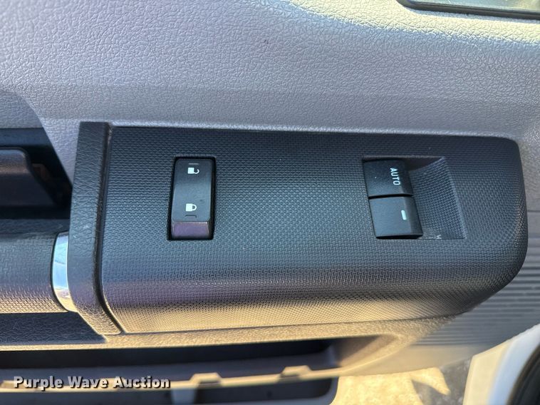 image for item EG2626 2012 Ford F450 Super Duty bucket truck