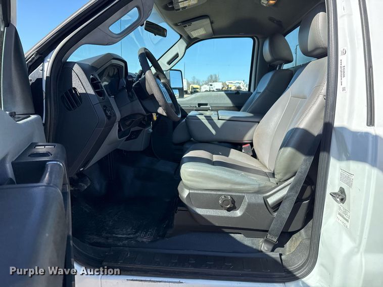 image for item EG2626 2012 Ford F450 Super Duty bucket truck