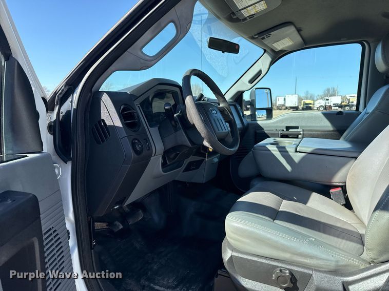 image for item EG2626 2012 Ford F450 Super Duty bucket truck