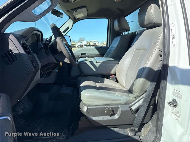 image for item EG2626 2012 Ford F450 Super Duty bucket truck