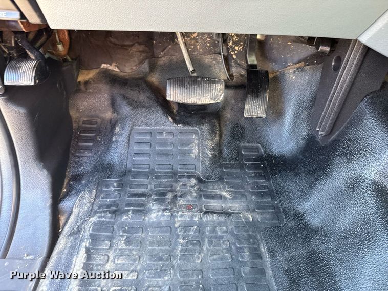 image for item EG2626 2012 Ford F450 Super Duty bucket truck