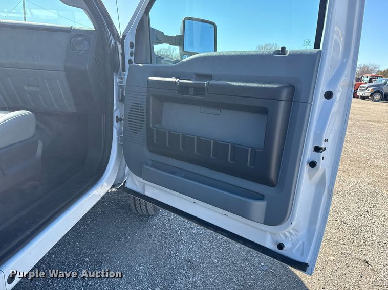 image for item EG2626 2012 Ford F450 Super Duty bucket truck