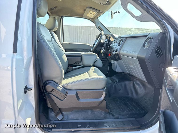 image for item EG2626 2012 Ford F450 Super Duty bucket truck