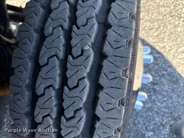 image for item EG2626 2012 Ford F450 Super Duty bucket truck