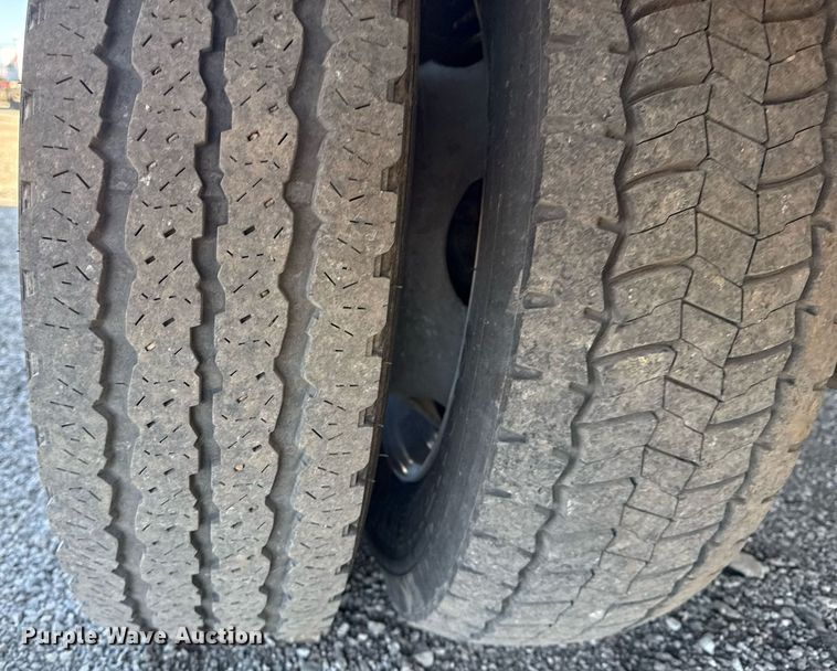 image for item EG2626 2012 Ford F450 Super Duty bucket truck