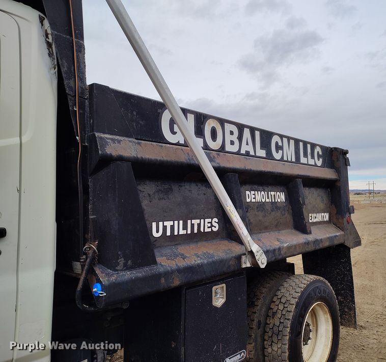 image for item EH0180 2008 Hino dump truck