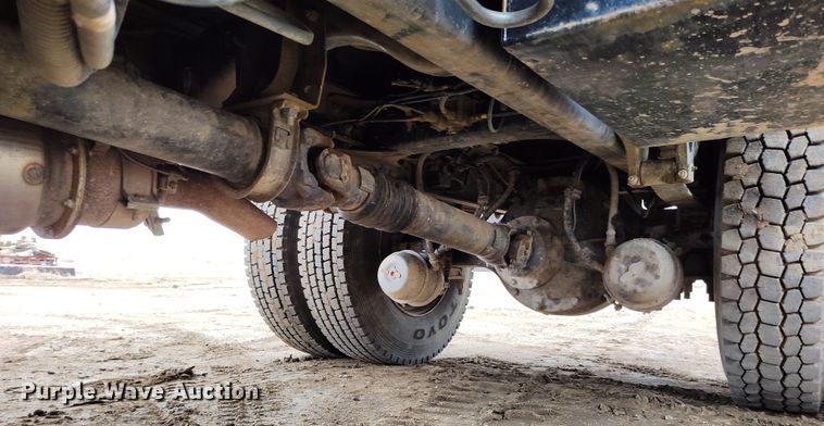 image for item EH0180 2008 Hino dump truck