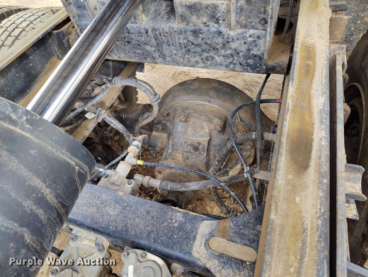 image for item EH0180 2008 Hino dump truck