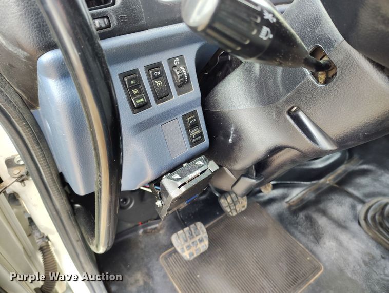 image for item EH0180 2008 Hino dump truck