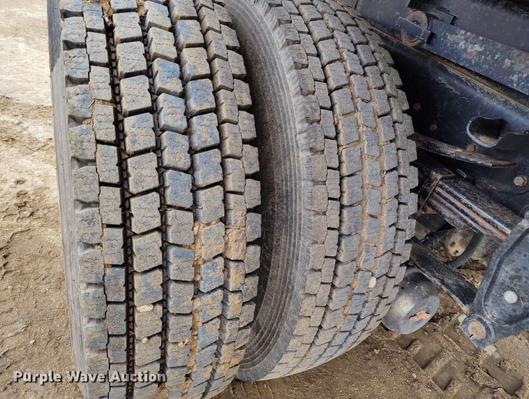 image for item EH0180 2008 Hino dump truck