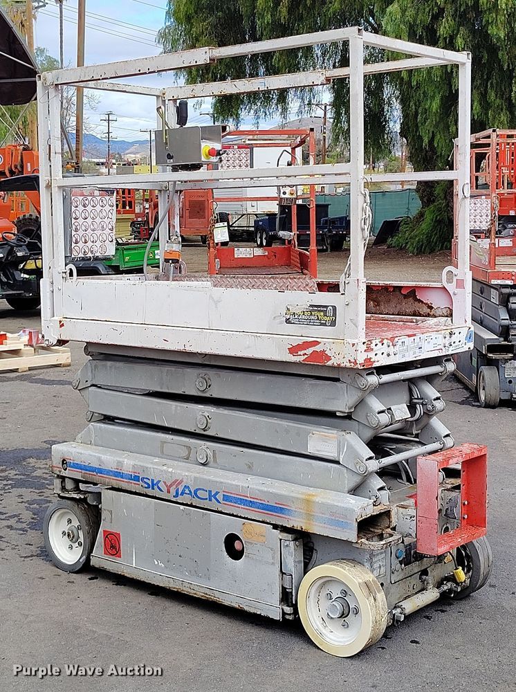 image for item EH0187 2006 Skyjack SJIII-3219 scissor lift