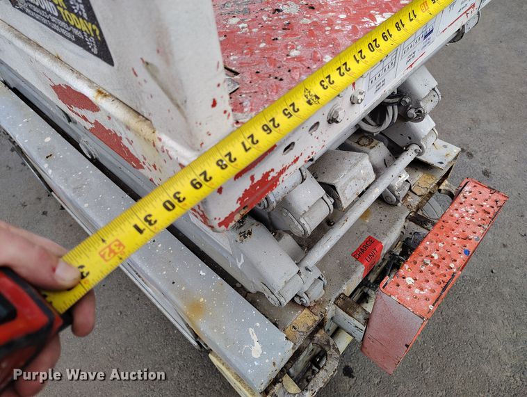 image for item EH0187 2006 Skyjack SJIII-3219 scissor lift