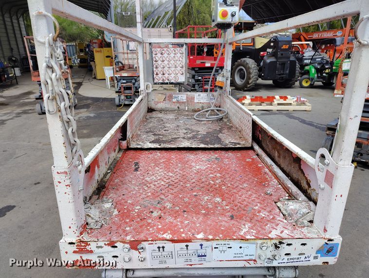 image for item EH0187 2006 Skyjack SJIII-3219 scissor lift