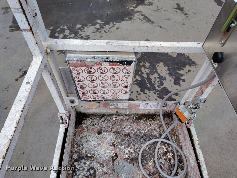 image for item EH0187 2006 Skyjack SJIII-3219 scissor lift