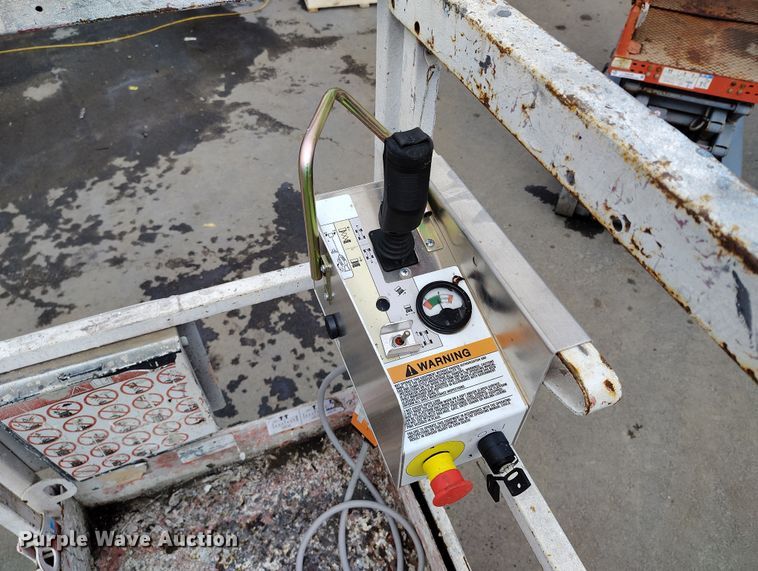 image for item EH0187 2006 Skyjack SJIII-3219 scissor lift