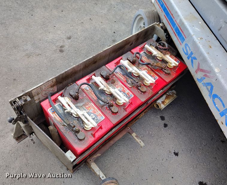 image for item EH0187 2006 Skyjack SJIII-3219 scissor lift