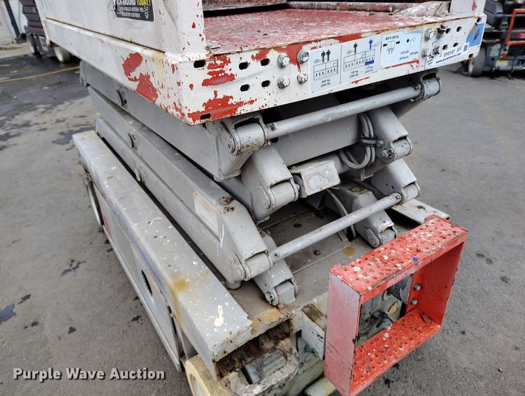image for item EH0187 2006 Skyjack SJIII-3219 scissor lift