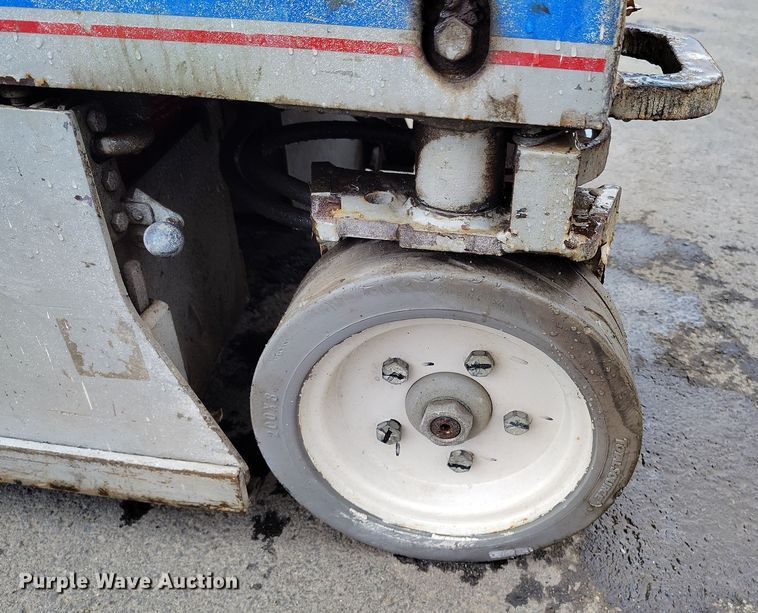 image for item EH0187 2006 Skyjack SJIII-3219 scissor lift