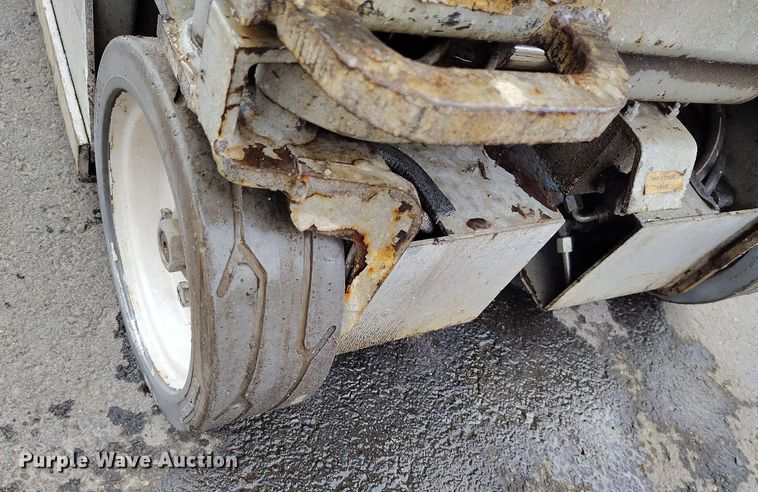 image for item EH0187 2006 Skyjack SJIII-3219 scissor lift