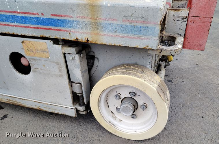 image for item EH0187 2006 Skyjack SJIII-3219 scissor lift