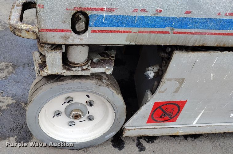 image for item EH0187 2006 Skyjack SJIII-3219 scissor lift