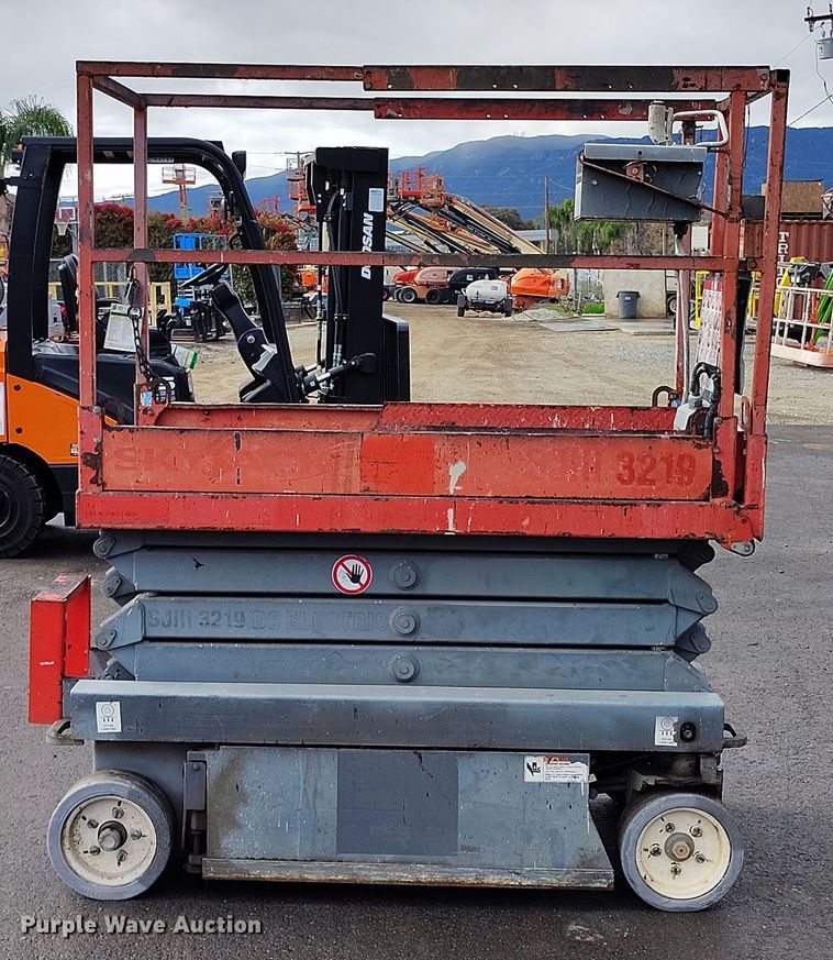 image for item EH0188 2012 Skyjack  SJIII-3219 scissor lift