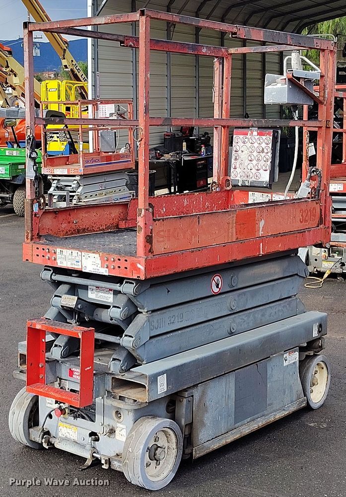 image for item EH0188 2012 Skyjack  SJIII-3219 scissor lift