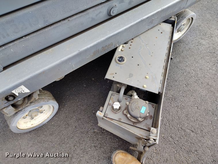 image for item EH0188 2012 Skyjack  SJIII-3219 scissor lift