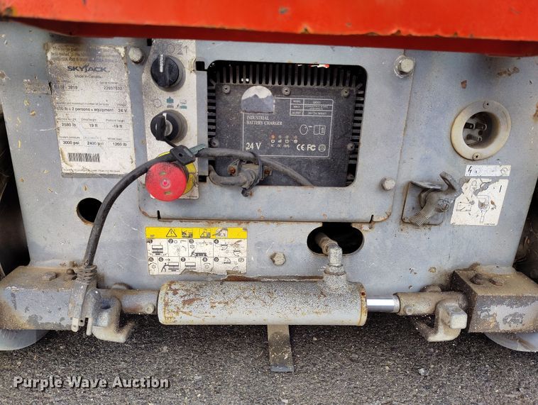 image for item EH0188 2012 Skyjack  SJIII-3219 scissor lift