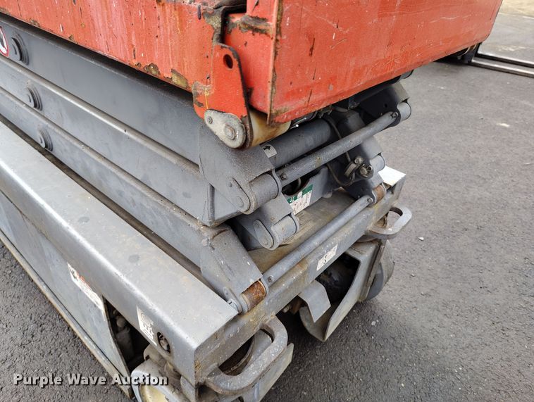 image for item EH0188 2012 Skyjack  SJIII-3219 scissor lift