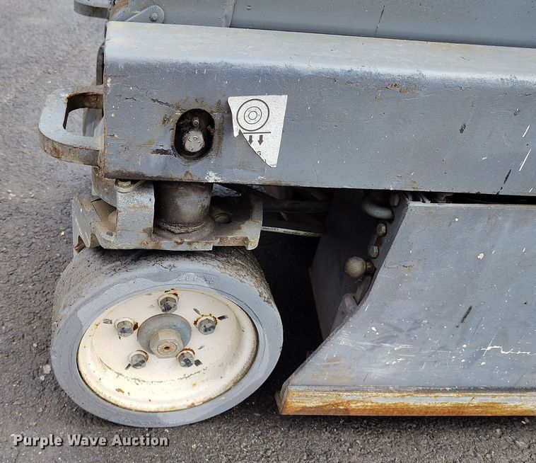 image for item EH0188 2012 Skyjack  SJIII-3219 scissor lift